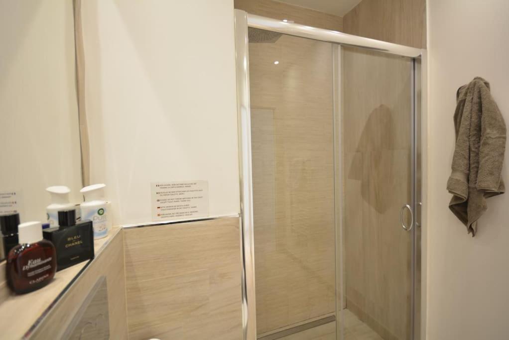 Carlton Avec Lit King Size Apartment *